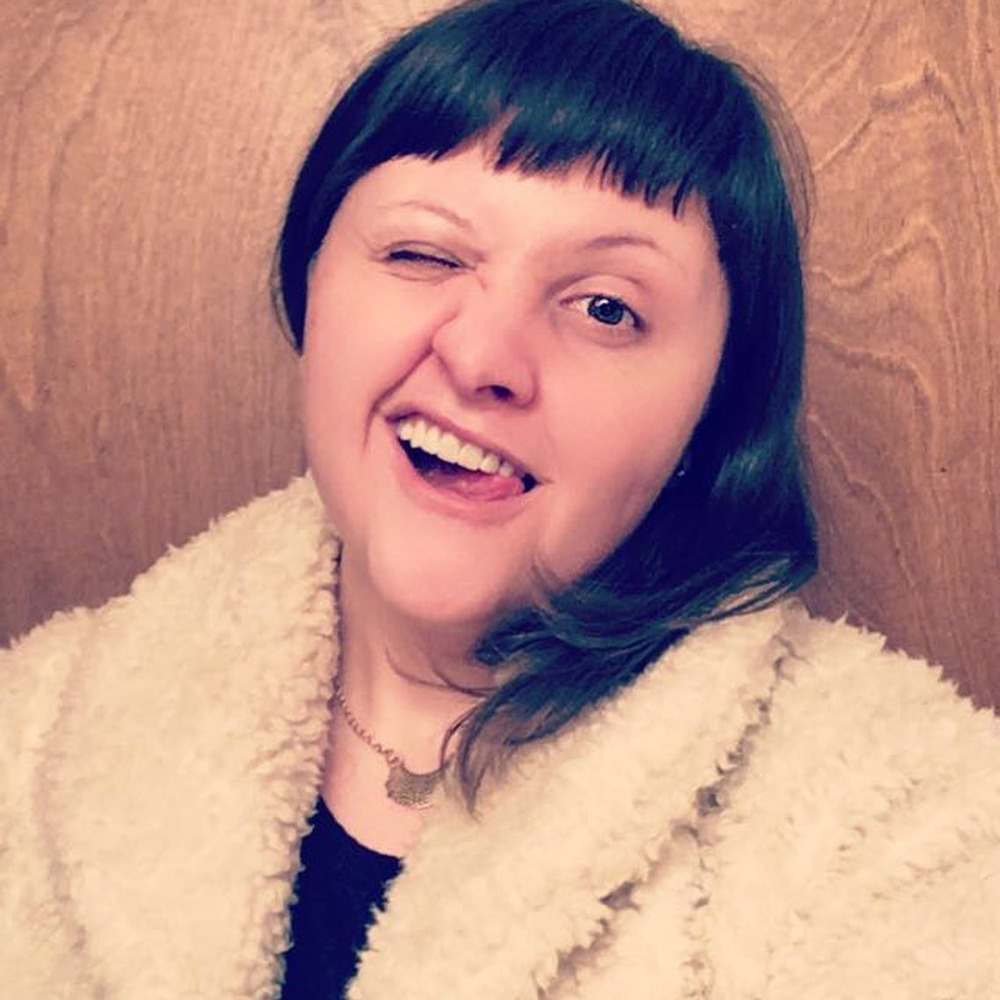 Meet your Posher, Caitlin